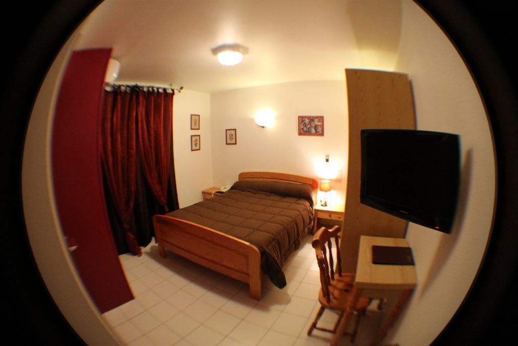 Hotel De La Pomme De Pin Vieux-Boucau-les-Bains Δωμάτιο φωτογραφία